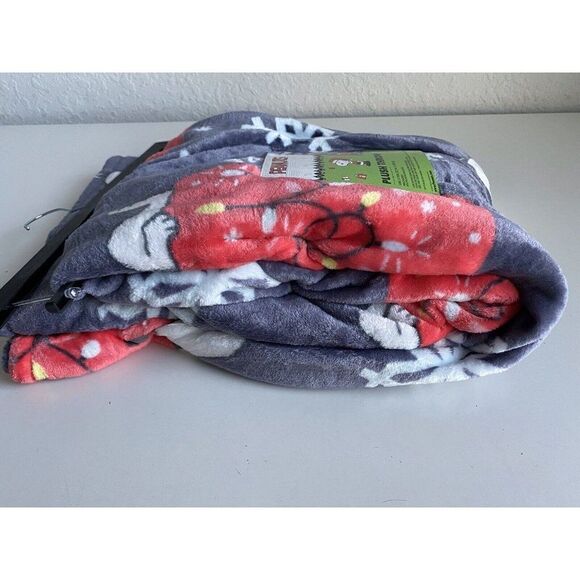 Peanuts Holiday Snoopy Christmas Lighted Doghouse Soft Plush Throw Blanket NEW - Picture 7 of 9
